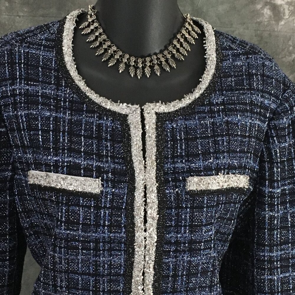 BEAUTIFUL st john knit Blue silver shimmer jacket skirt suit size 8 10 - Picture 5 of 10
